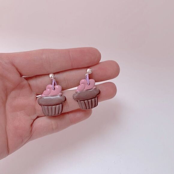 🧁Super Cute Cupcake Clay Earrings Hypoallergenic - Picture 2 of 5